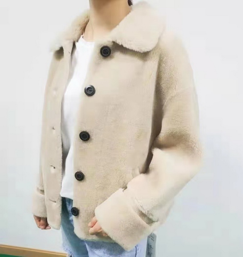 2019新款颗粒绒大衣3038