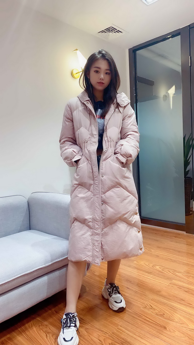 品牌新款冬季羽绒服 中长款收腰连帽羽绒服女